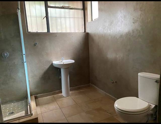 8 BEDROOM HOUSE FOR SALE IN KAMEELDORINGPARK